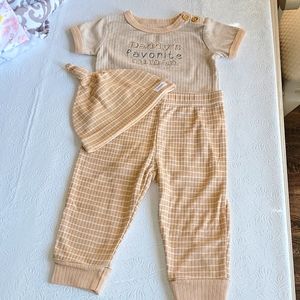 TAHARI BABY OUTFIT